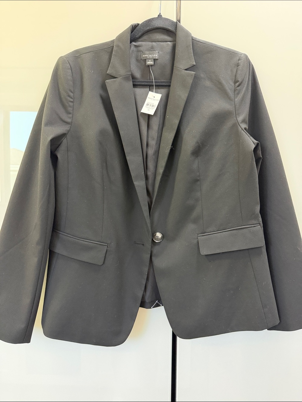 Anne Taylor Black Tailored Single-Button Blazer